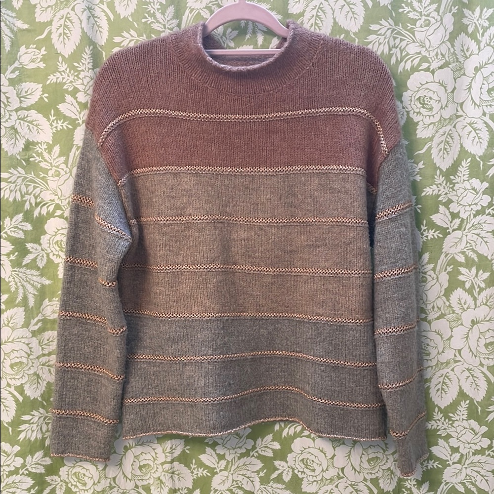 🏝️Big $10 Sale!🏝️Women’s Ombre Striped Sweater with Metallic detail
